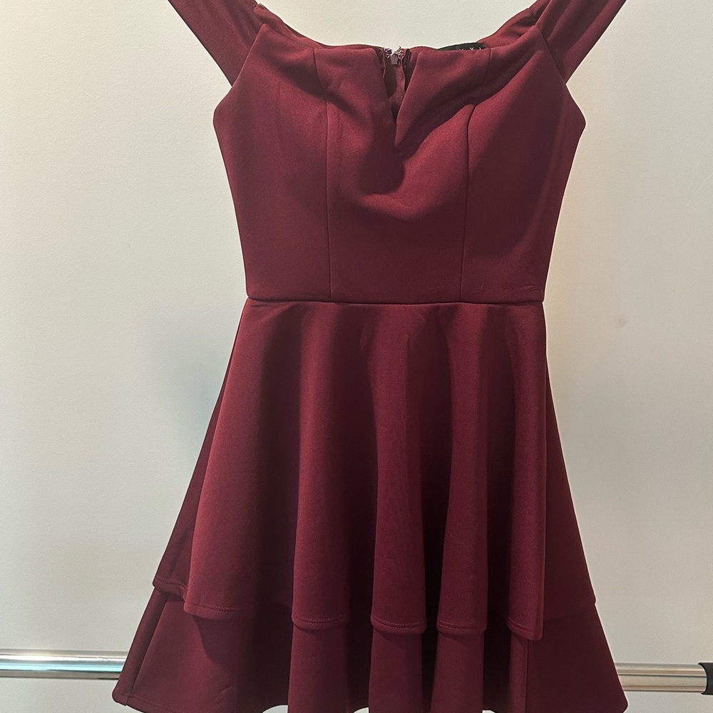 Elegant Burgundy Sleeveless Dress
